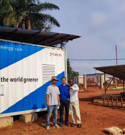 Système de micro-réseau de stockage d’énergie solaire diesel au Congo